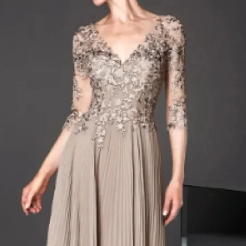 Elegant mother-in-law banquet V-neck evening dress, noble aura, queen lace pleated ball gown, performance long style - Image 4